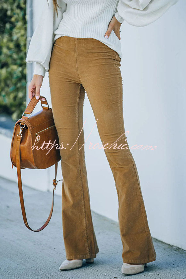 Effortlessly Elegant Pants with a Timeless Design