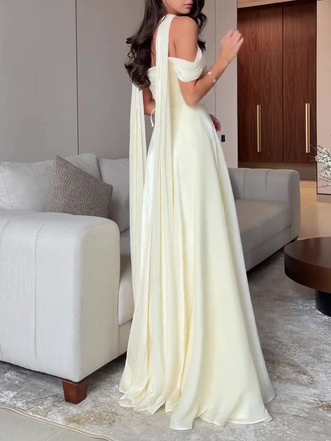 Effortlessly Elegant Garment with a Timeless Design