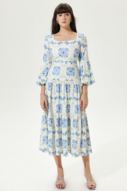 Gracefully Styled Dress for Any Occasion