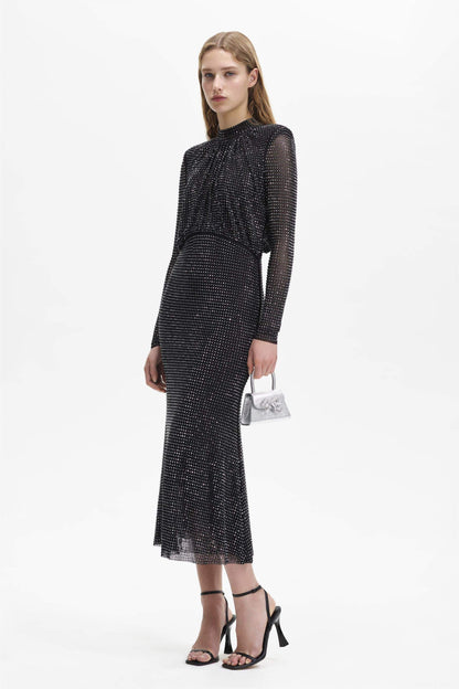 Gracefully Styled Dress for Any Occasion
