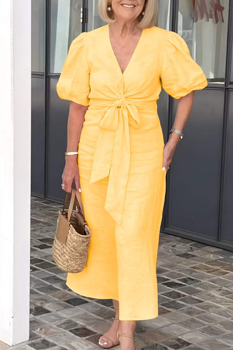 Beautifully Finished Dress in a Timeless Design