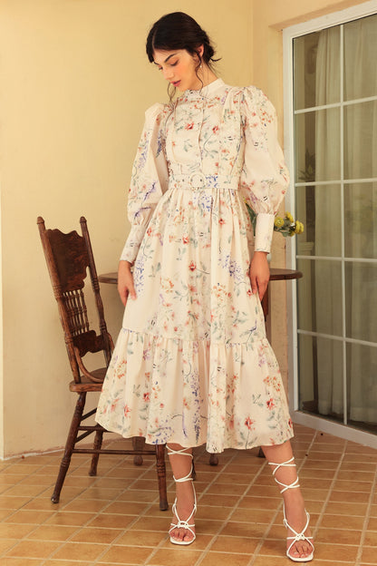 Well Tailored Dress with a Graceful Silhouette