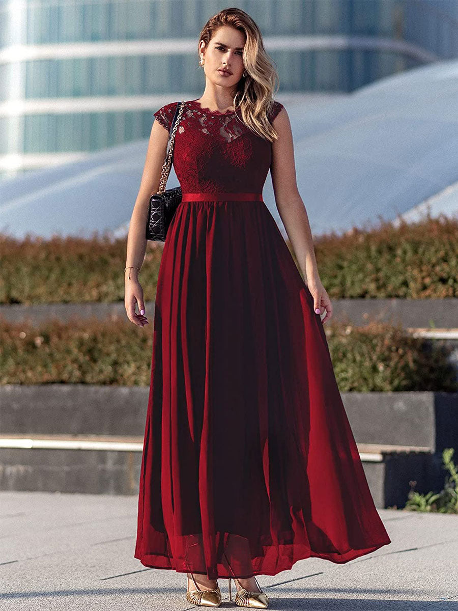 Sophisticated Dress with a Clean Classic Look