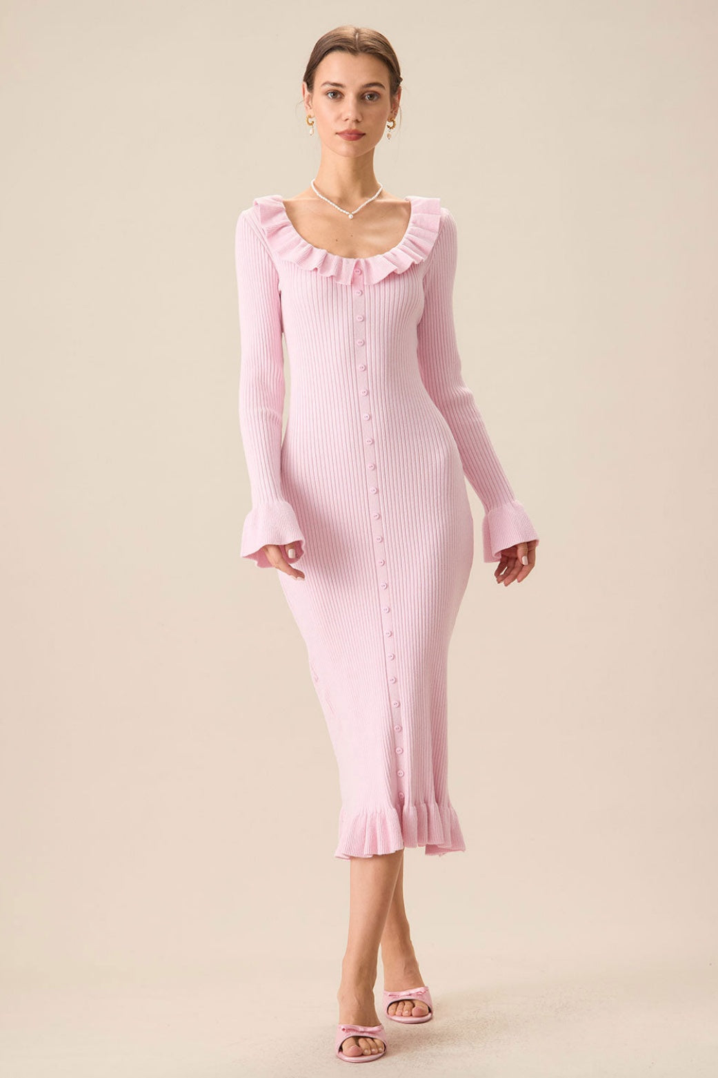 Well Tailored Dress with a Graceful Silhouette