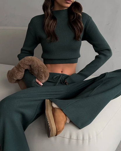 Effortlessly Elegant Trousers with a Timeless Design