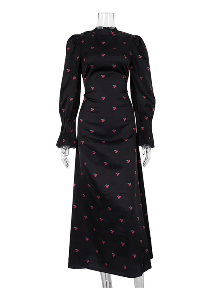 Classic Vintage Dress with a Flattering Fit