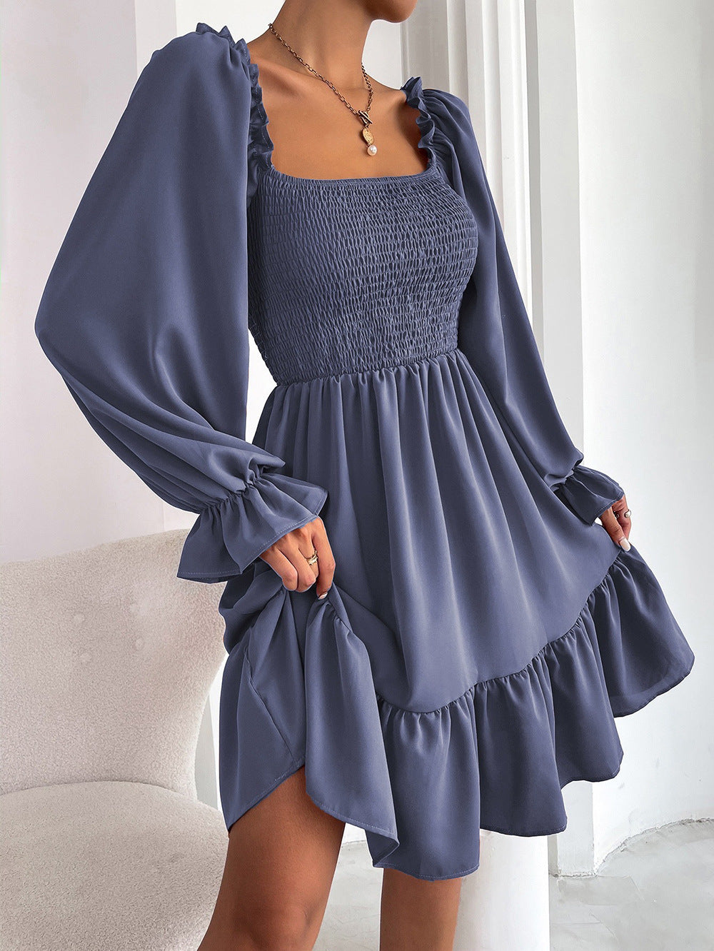 Effortlessly Elegant Dress with a Timeless Design