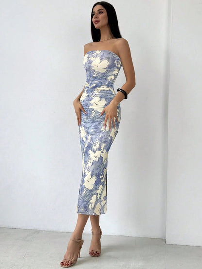 Beautifully Finished Dress in a Timeless Design