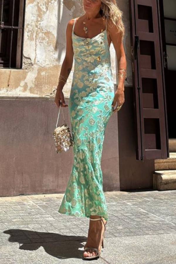 Beautifully Crafted Dress in a Classic Style