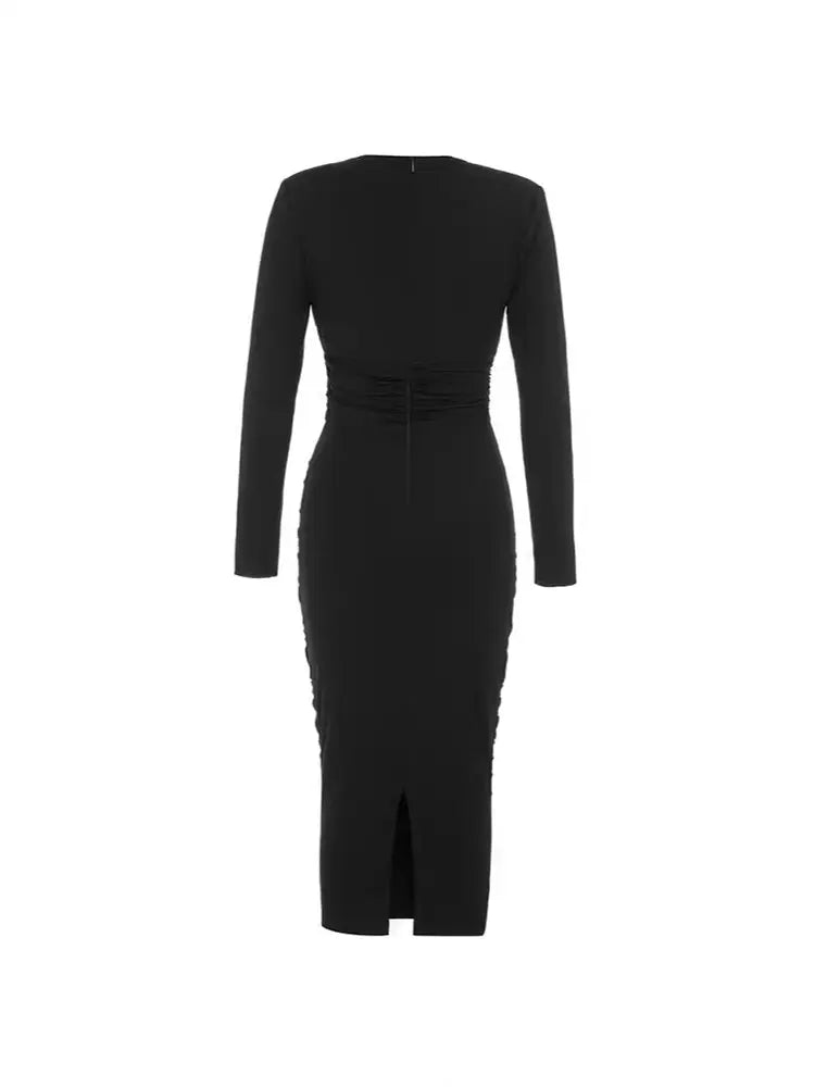 Well Tailored Dress with a Graceful Silhouette