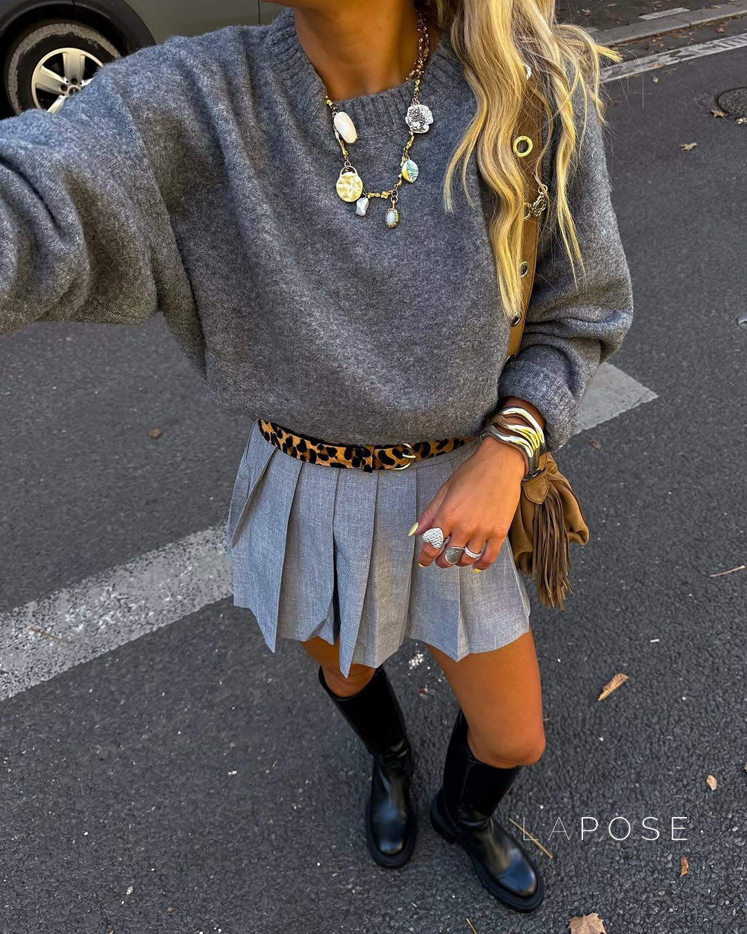 Effortlessly Elegant Sweater with a Timeless Design