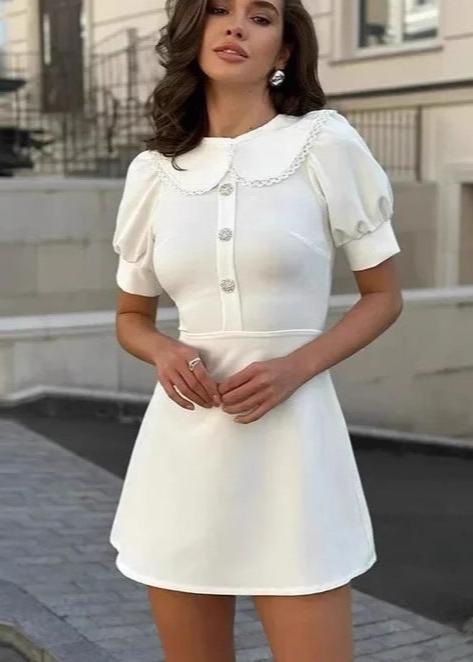 Well Tailored Dress with a Graceful Silhouette