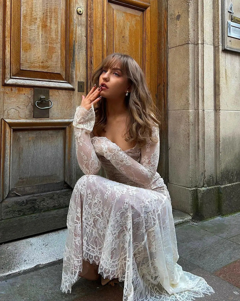 Well Tailored Dress with a Graceful Silhouette
