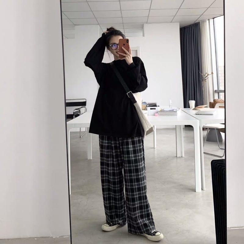 Elegantly Styled Pants for Everyday Wear