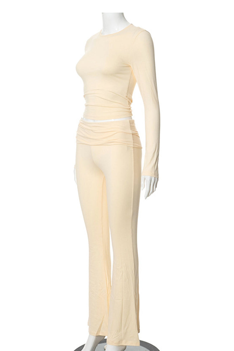 Effortlessly Elegant Pants with a Timeless Design
