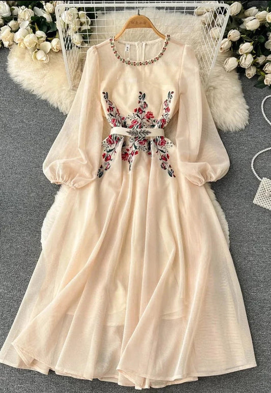 Classic Vintage Dress with a Flattering Fit