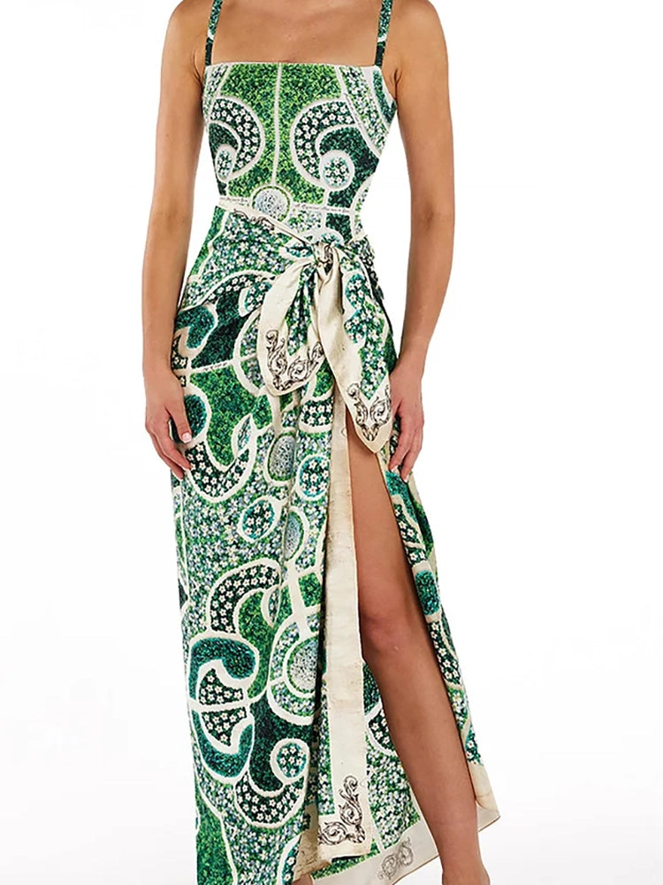 Sophisticated Garment with a Clean Classic Look