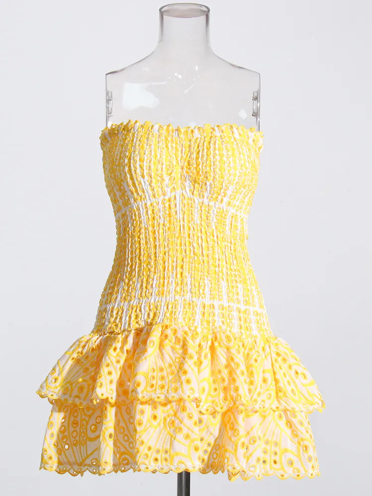 Effortlessly Elegant Dress with a Timeless Design