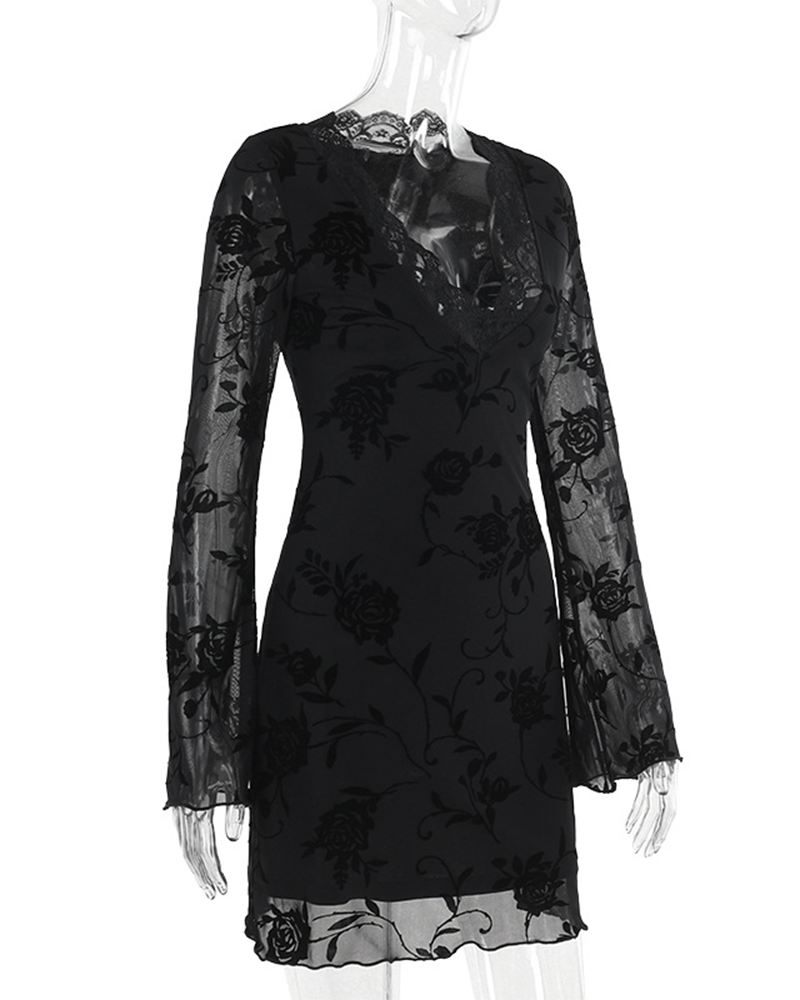 Well Tailored Dress with a Graceful Silhouette