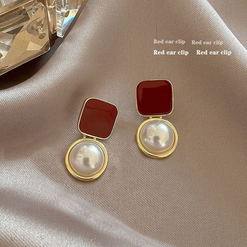 Romantic Pearl Earring for Special Moments
