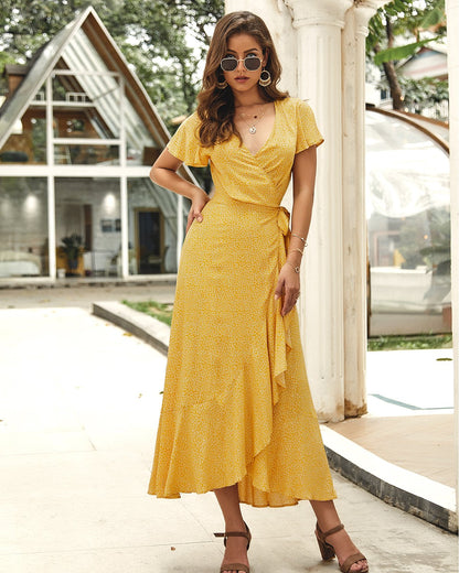 Beautifully Finished Dress in a Timeless Design