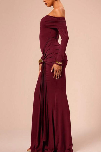 Well Tailored Dress with a Graceful Silhouette