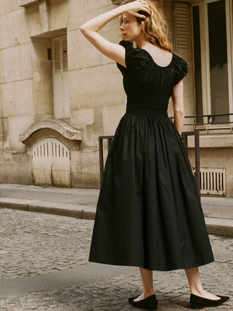 Beautifully Crafted Dress in a Classic Style