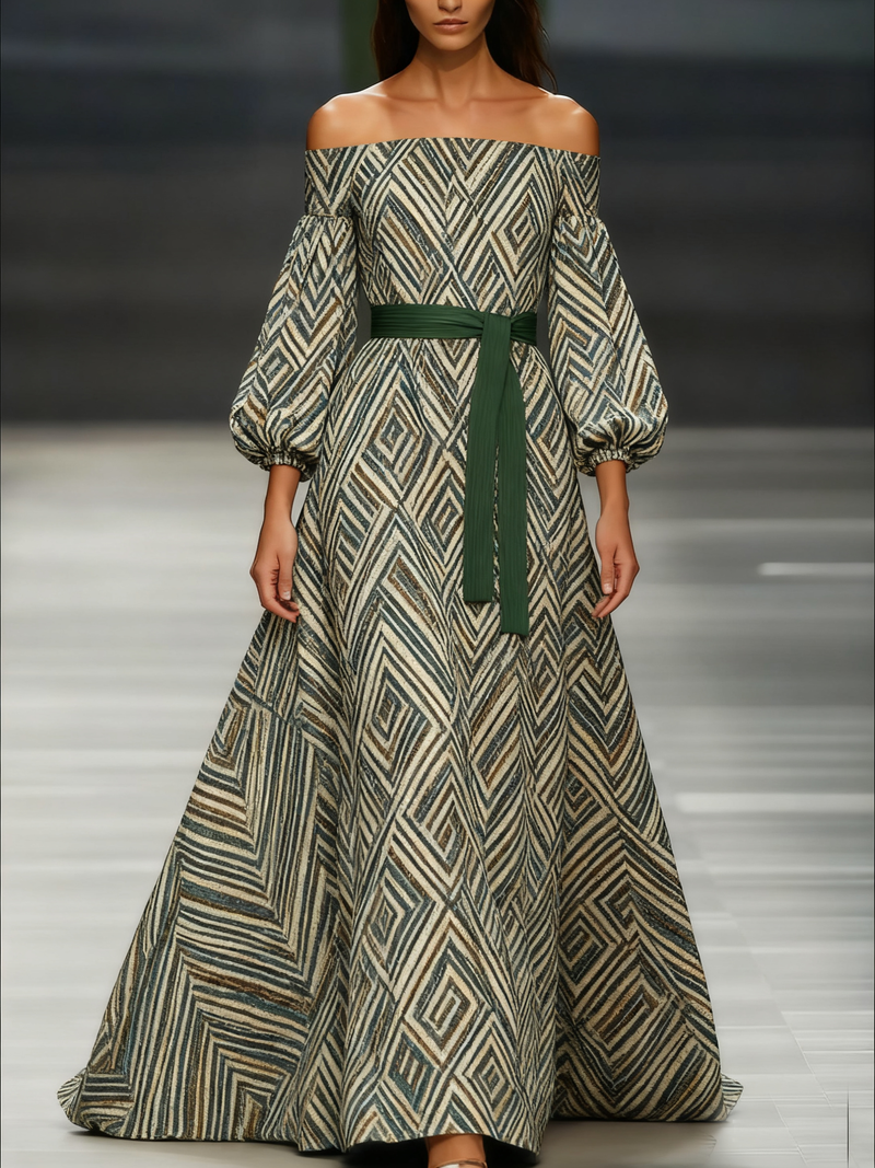 Beautifully Finished Dress in a Timeless Design