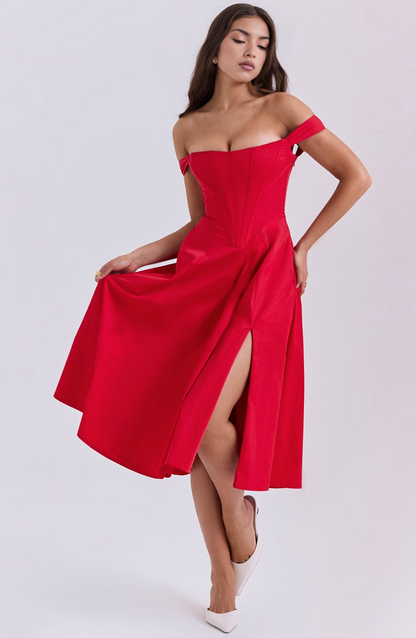 Beautifully Finished Dress in a Timeless Design