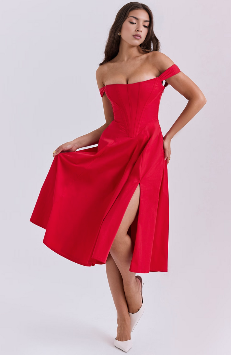 Beautifully Finished Dress in a Timeless Design