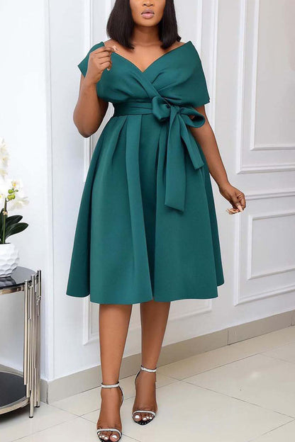 Effortlessly Elegant Dress with a Timeless Design
