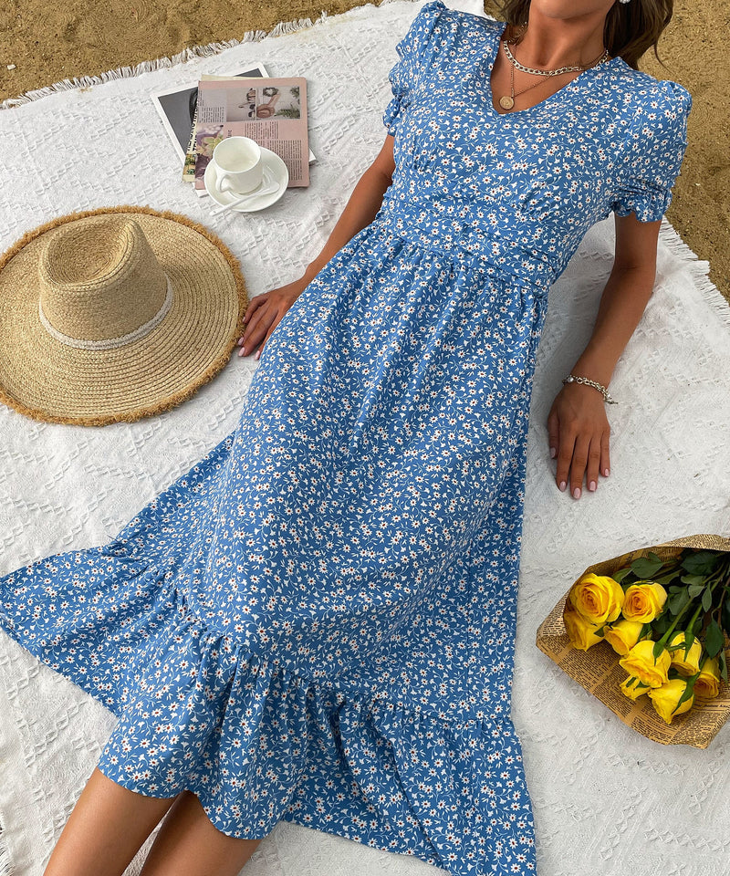 Classic Vintage Dress with a Flattering Fit