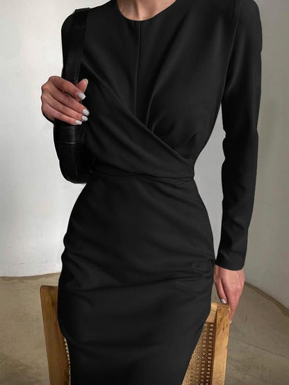 Effortlessly Elegant Dress with a Timeless Design