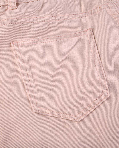 Effortlessly Elegant Pants with a Timeless Design