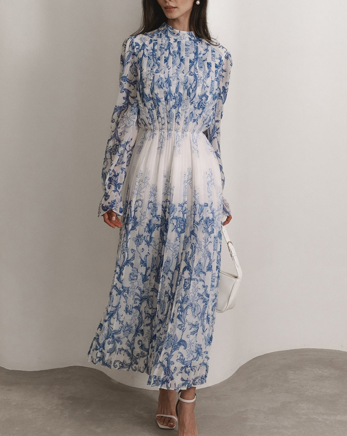 Classic Vintage Dress with a Flattering Fit