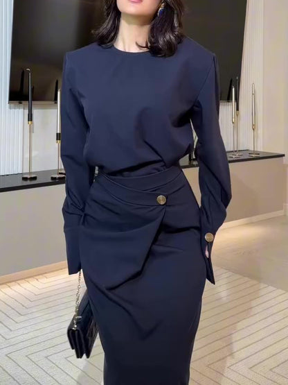 Well Tailored Top with a Graceful Silhouette
