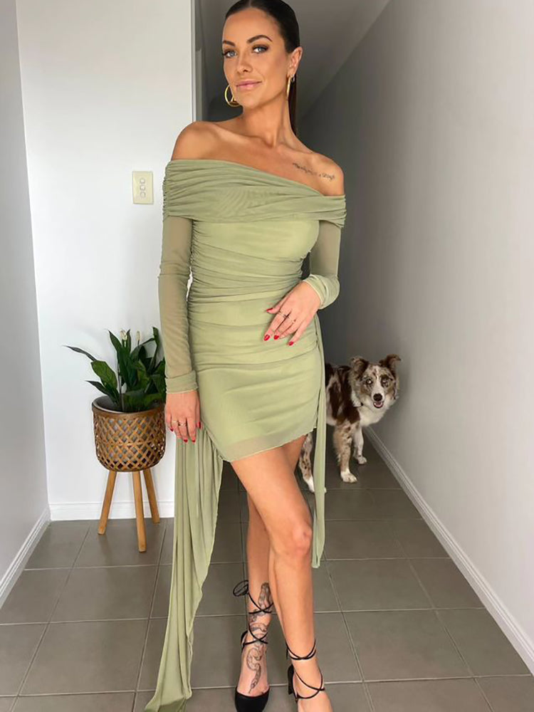 Beautifully Finished Dress in a Timeless Design