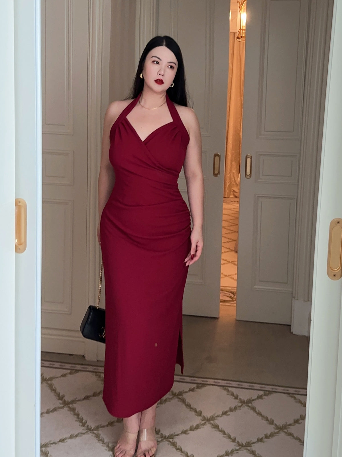 Effortlessly Elegant Dress with a Timeless Design