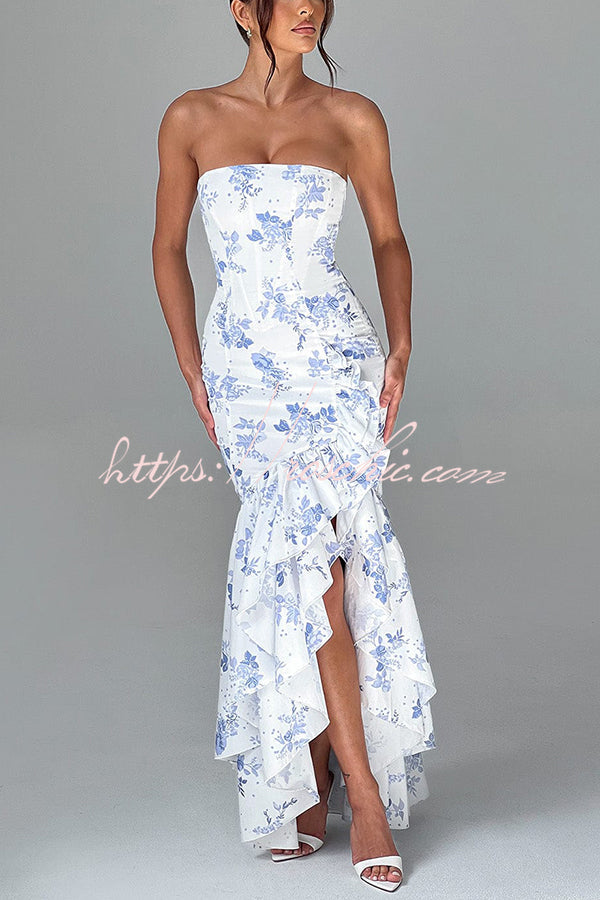 Well Tailored Dress with a Graceful Silhouette