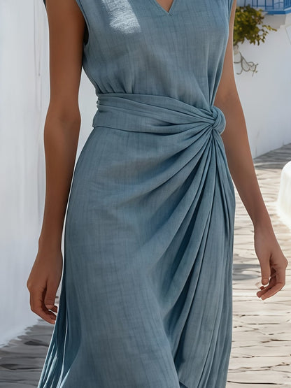 Well Tailored Dress with a Graceful Silhouette