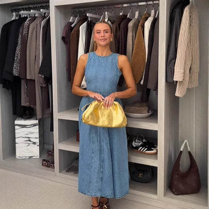 Effortlessly Elegant Dress with a Timeless Design