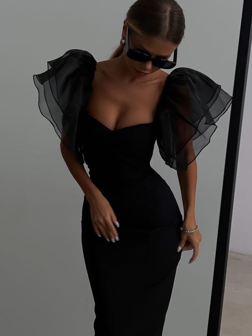 Sophisticated Dress with a Clean Classic Look