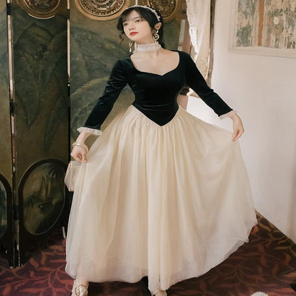 Classic Vintage & Enduringly Stylish Dress