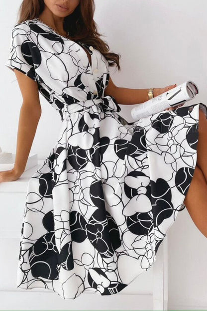 Classic Vintage Dress with a Flattering Fit