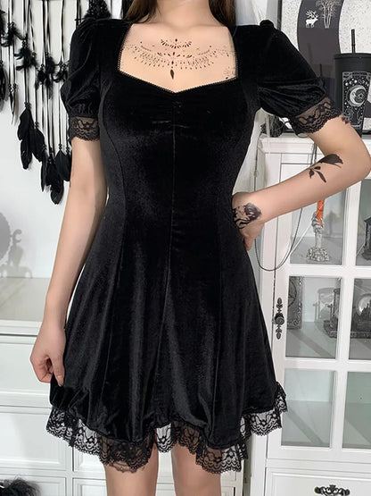 Classic Vintage Dress with a Flattering Fit