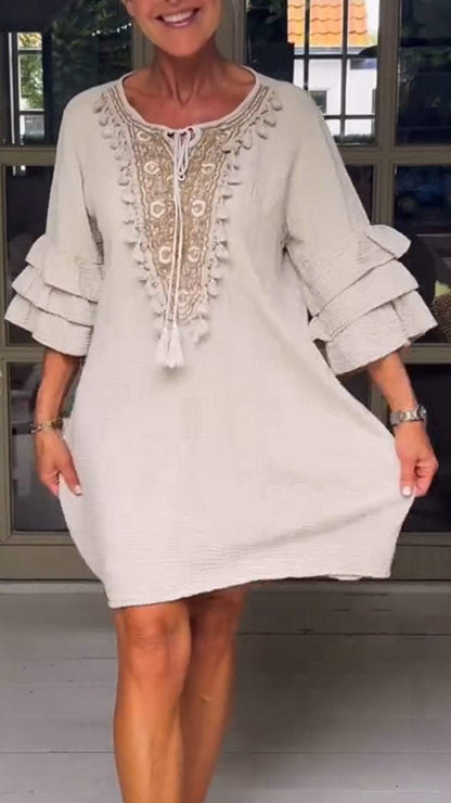 Well Tailored Dress with a Graceful Silhouette