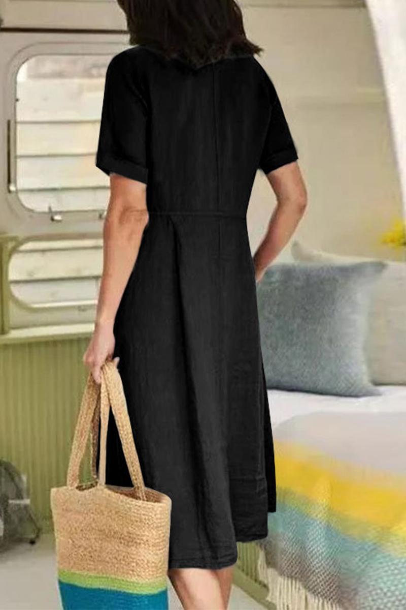 Effortlessly Elegant Dress with a Timeless Design