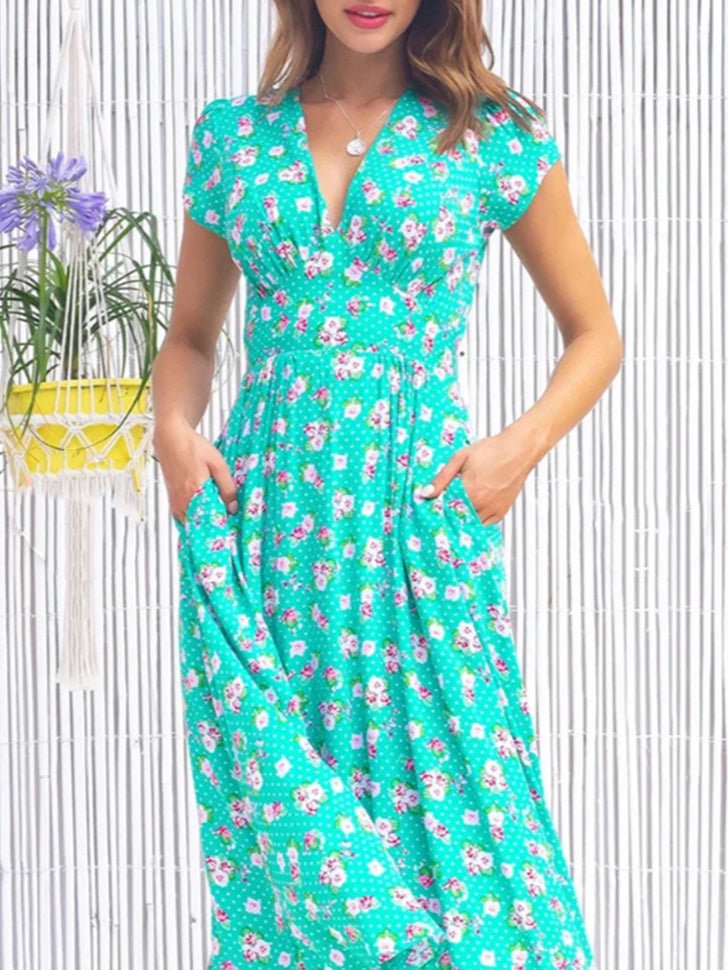 Classic Vintage Dress with a Flattering Fit