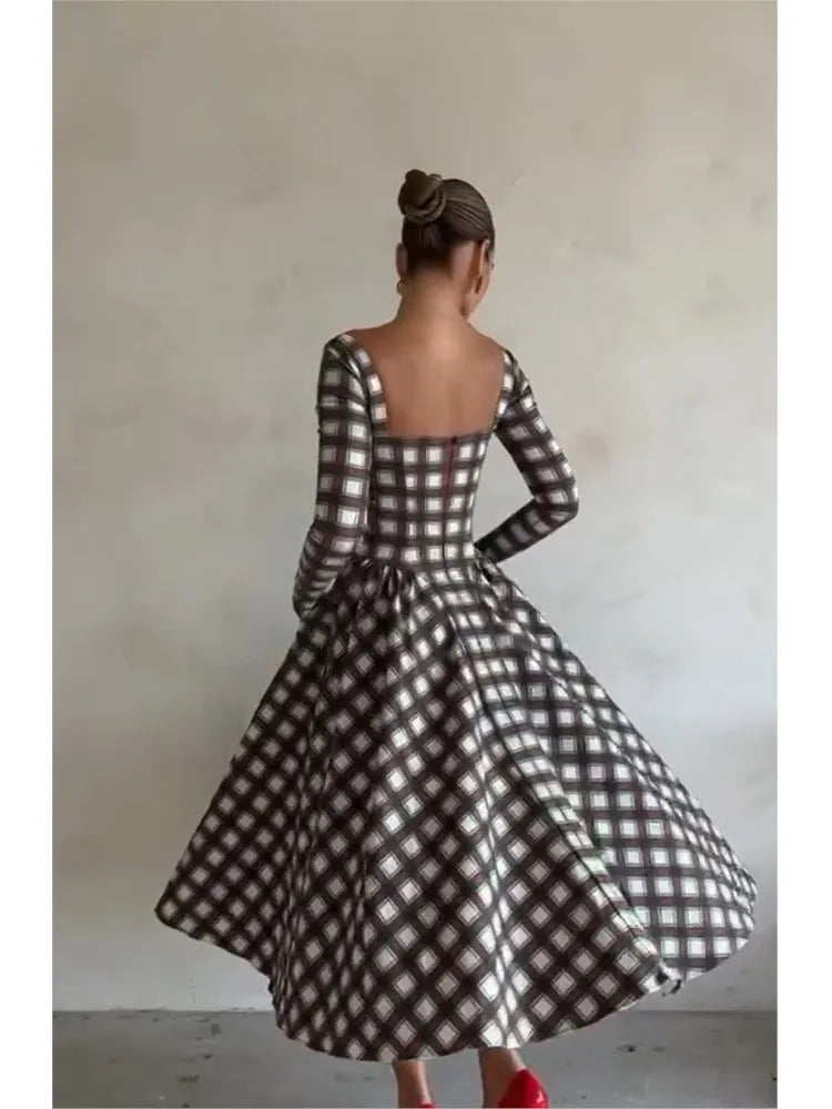 Effortlessly Elegant Dress with a Timeless Design