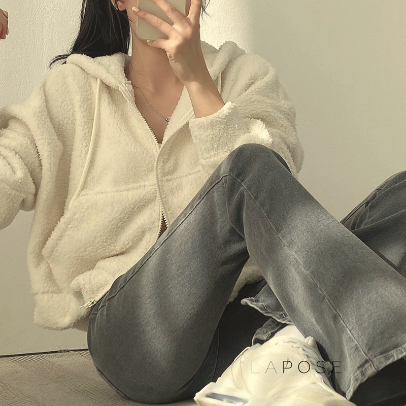 Well Tailored Garment with a Graceful Silhouette